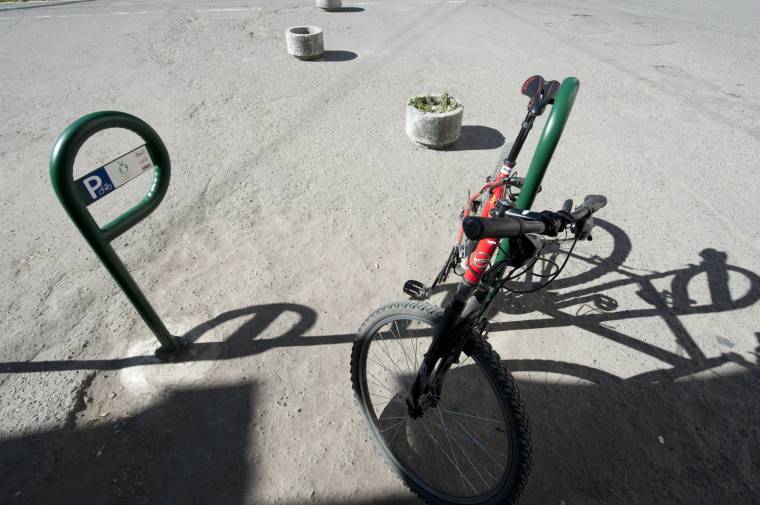 Kerékpártárolókat helyeznek el Csíkszeredában