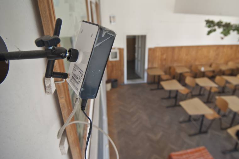 Online is kell tanítani, ha hiányzó van az osztályban