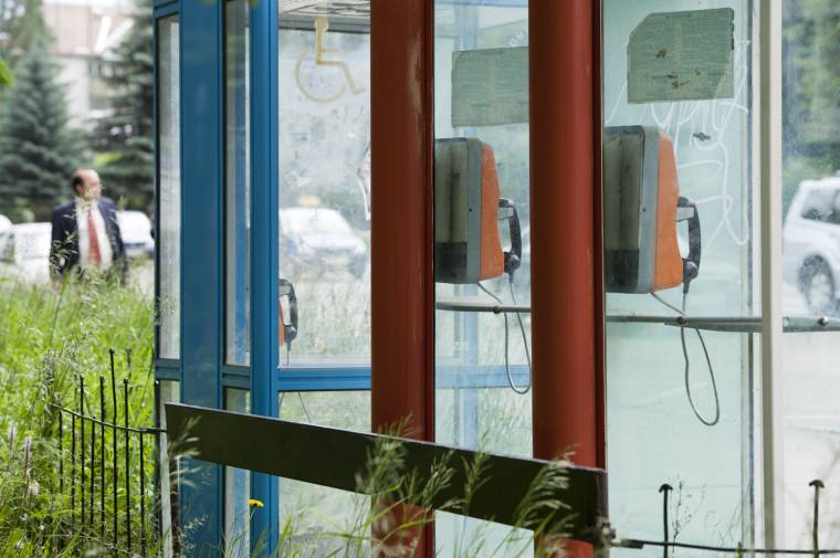 Lassan eltűnnek a telefonfülkék