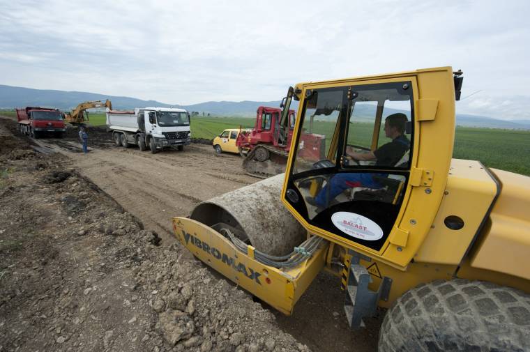 Elkezdődött a taplocai terelőút építése