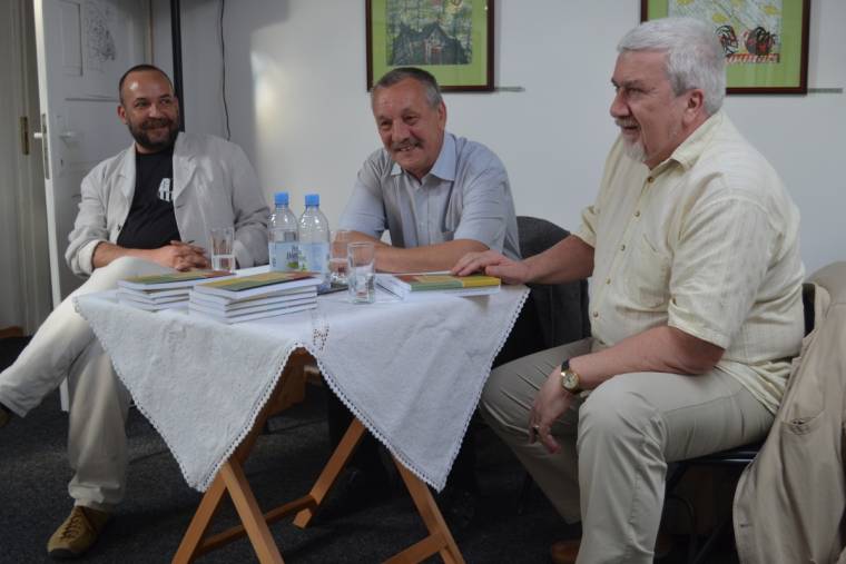 Terítéken a kortárs magyar irodalom
