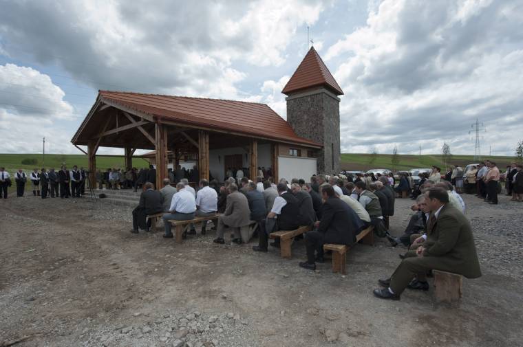 Ravatalozót szenteltek Dánfalván