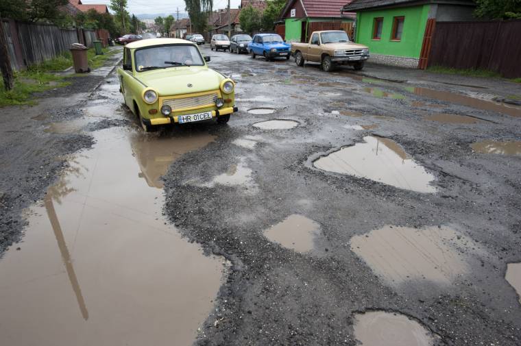 A kátyúk eltüntetése következik