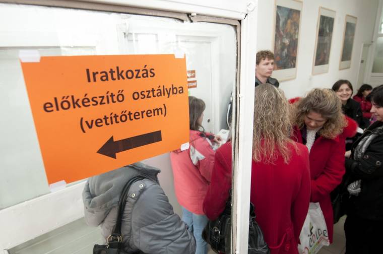 Változások a tanintézetekbe történő beiratkozásra vonatkozóan