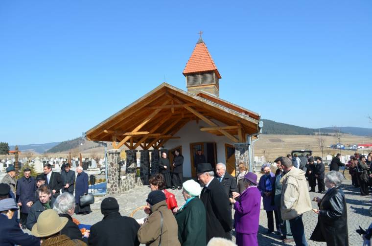 Valódi harangszó a köztemetőben
