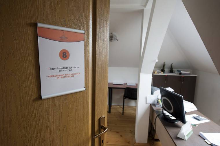 Elenyésző számú „felolvasztott” állás