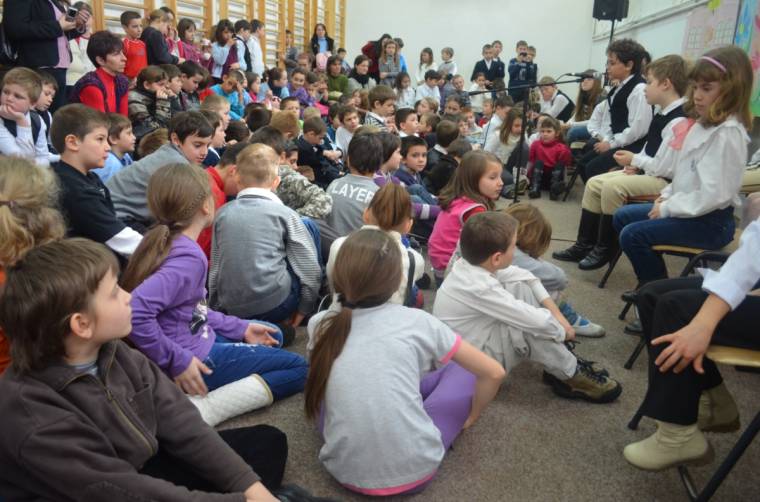 Mesékkel és népdalokkal tarkított Petőfi Napok