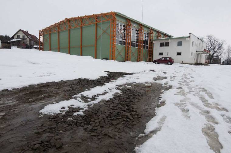 Külső rendezés az új sportcsarnoknál