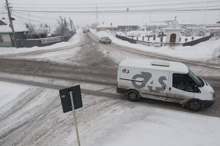 Nem enged szorításából a tél