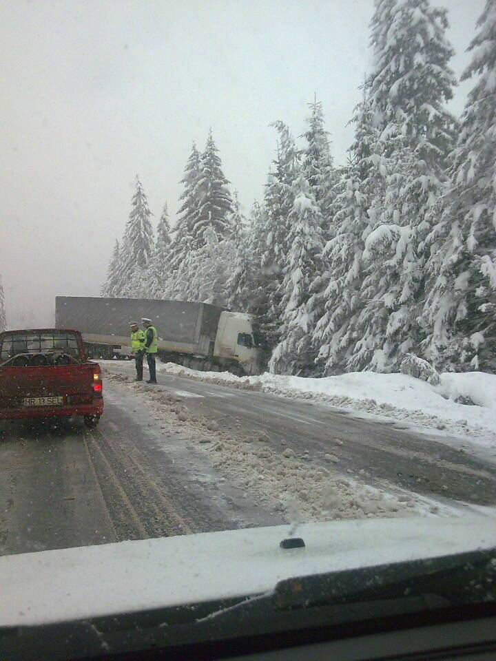 Balesetek a csúszós utakon