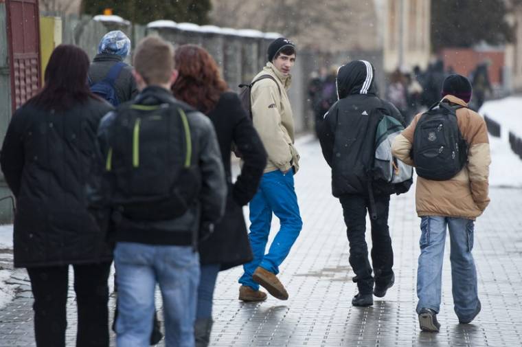 Több tízezerrel kevesebb hiányzás