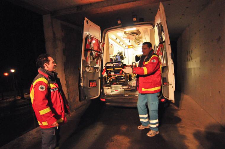 Autó elé ugrott egy fiatalember