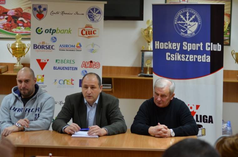 Új edzővel a győzelem felé