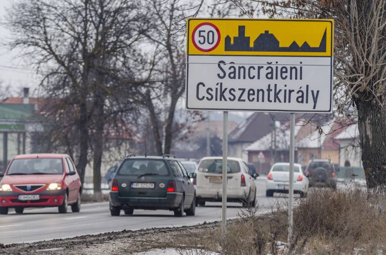 Dombormű Tivai-Nagy Imrének, a csíki szakoktatás megalapítójának