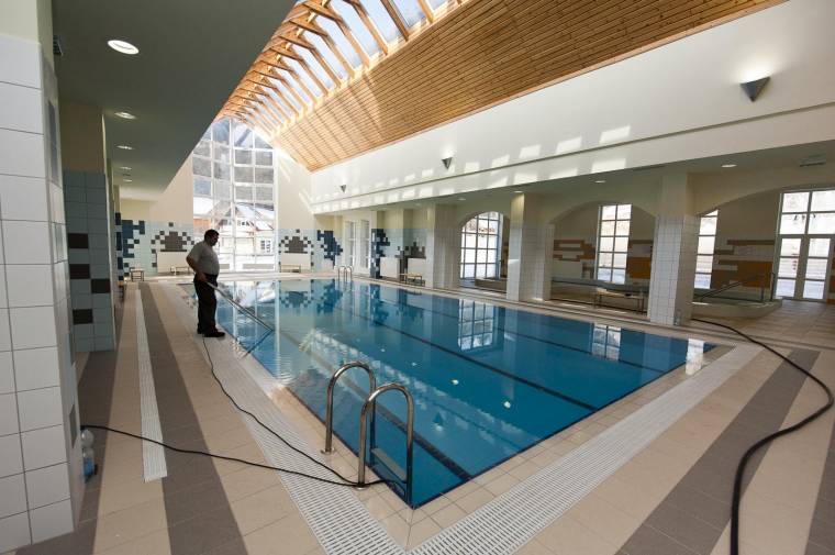 Karácsonyi „élménypancsolás” Tusnádfürdőn