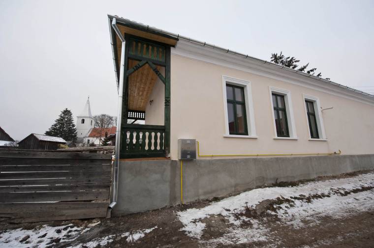 Romos épületből közösségi tér