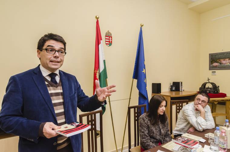 Márton Áront idézték a Lázár-házban