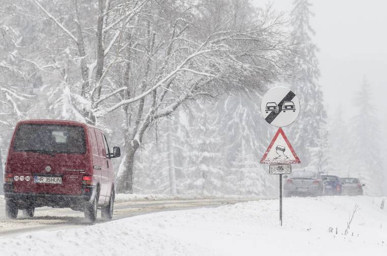 Erős szél és havazás lesz a meteorológusok előrejelzése szerint