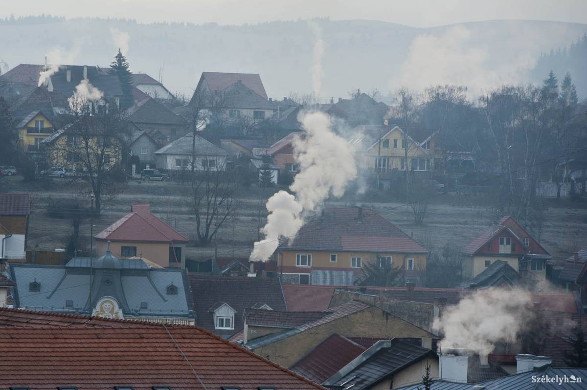 Hideg reggelre ébredtek a csíkiak •  Fotó: Kristó Róbert