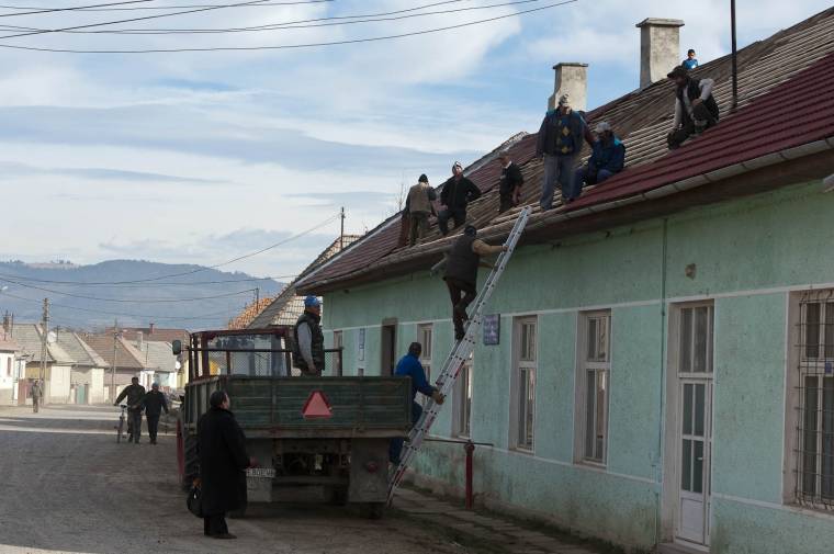 Újtusnádi iskolánál kalákáznak