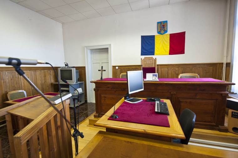 Kenőpénz elfogadásával gyanúsítják a sepsiszentgyörgyi bíróság elnökét