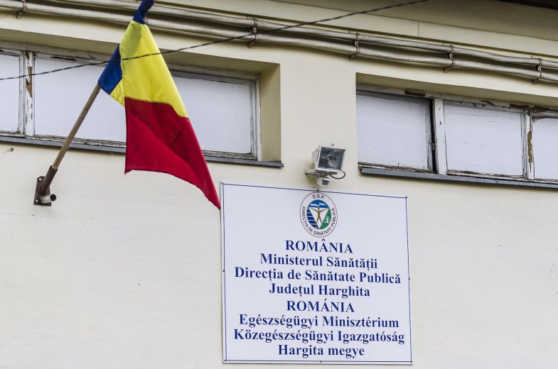 Az egészségügyi szakhatóság is nehéz helyzetbe került a megszorítások miatt