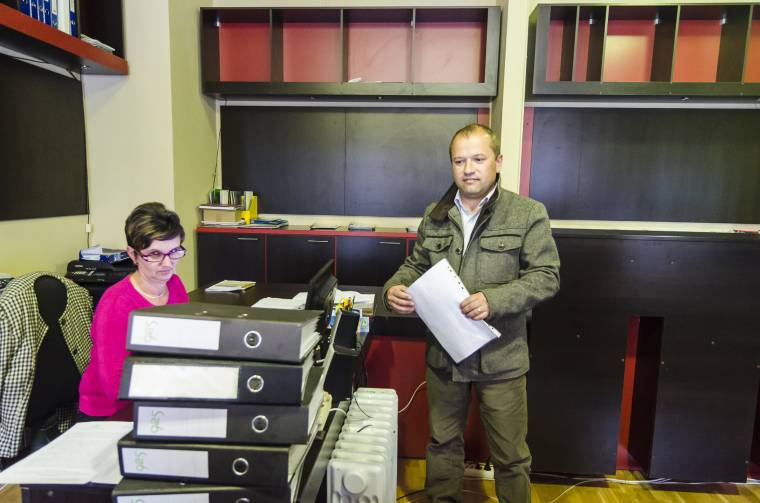 A megyeházán iktatták az aláírásokat