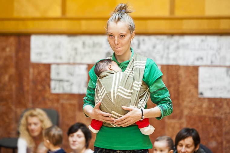 Kiemelten a babahordozásról Gyergyószentmiklóson