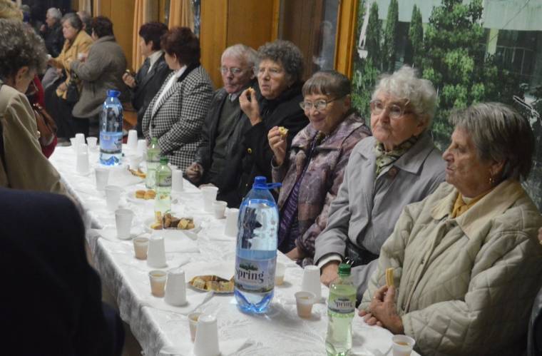 Az időseket ünnepelték Csíkszeredában