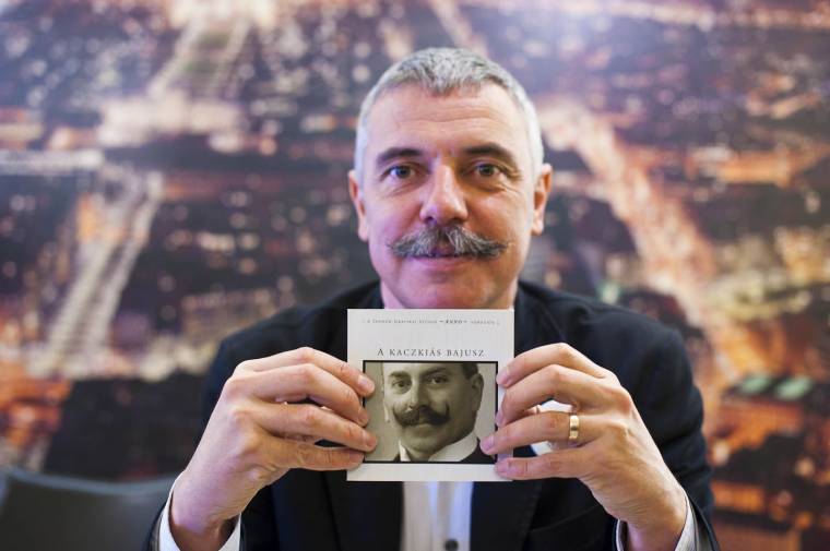 Bajusszal a férfiegészségért