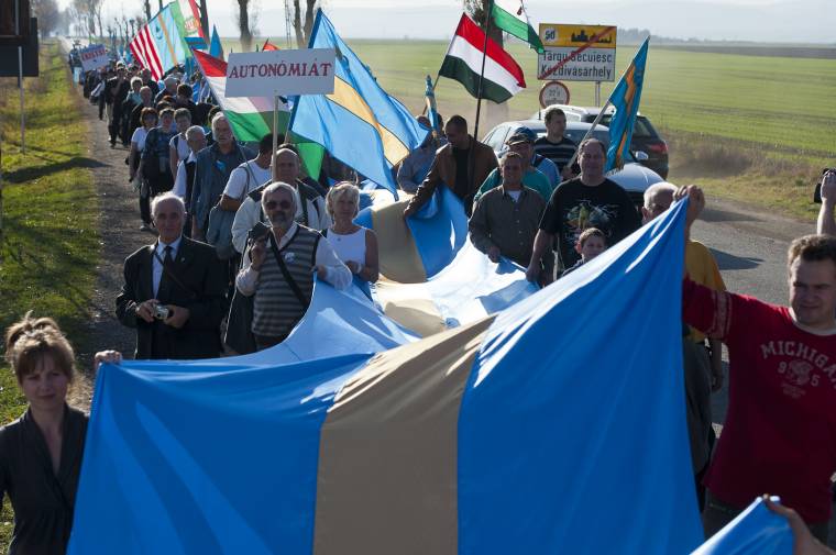 Román civilek helytelenítik a közvita korlátozásának szándékát