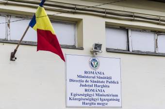 Az egészségügyi szakhatóság is nehéz helyzetbe került a megszorítások miatt