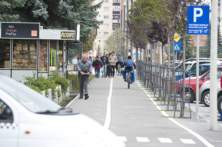 Városi biciklizés nehézségekkel
