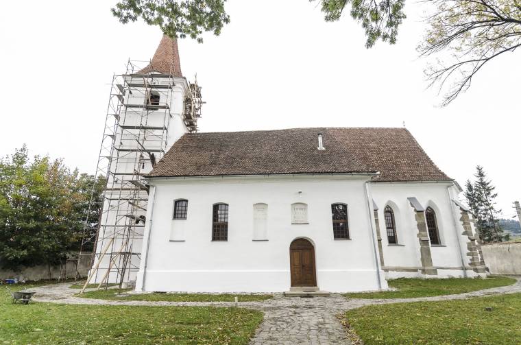 Végre befejeződhet a menasági templomfelújítás