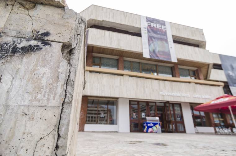 Sorsára hagyott művelődési ház
