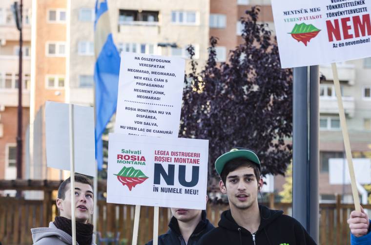 Ismét tüntettek a bányanyitás ellen