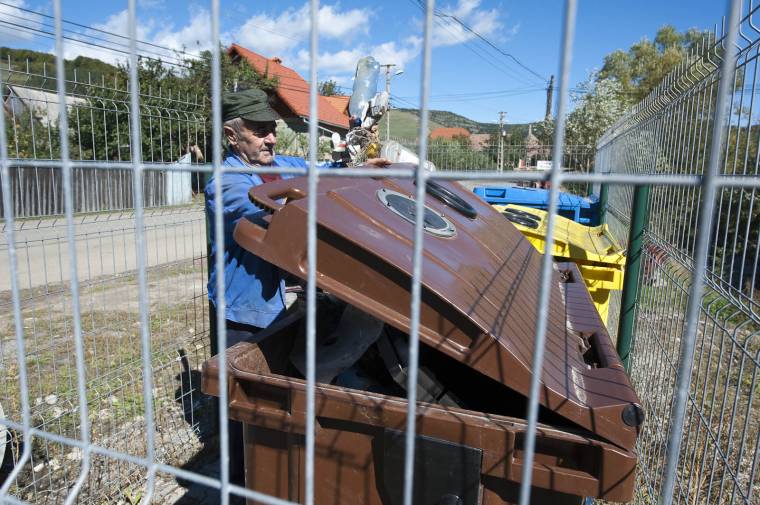 Több módon gyűjtött szelektív hulladék