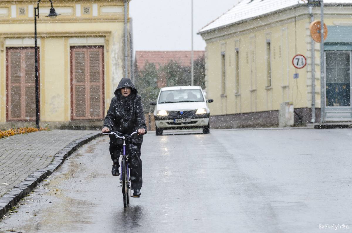 Az évszakhoz képest hidegebb lesz, az esőzés havazásra fog váltani •  Fotó: Veres Nándor
