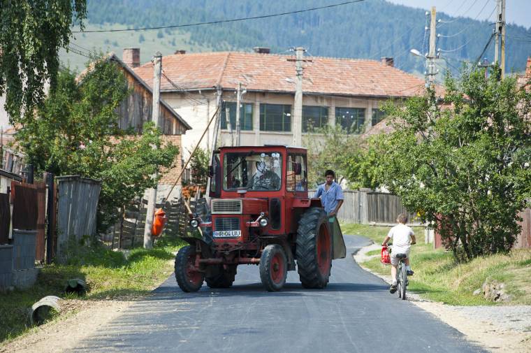 Utcát aszfaltoztak Csíkszentkirályon