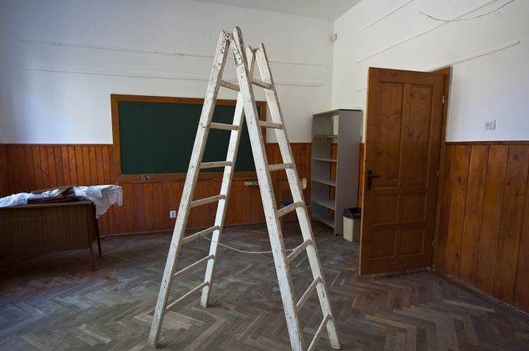 Meszeltek, fertőtlenítettek, javítottak a tanintézetekben
