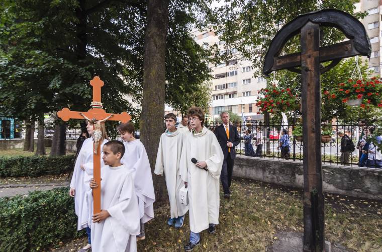 Csak a hit tarthatja egyben a nemzetet