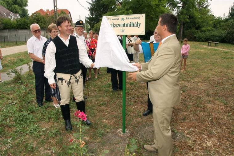 Csíkszentmihályról neveztek el teret Budapesten