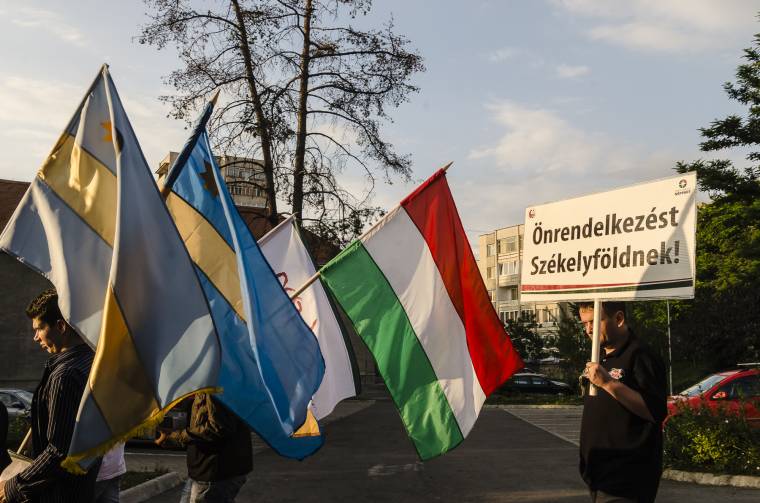 Izsák Balázs: nincs alkotmányos akadálya az autonómiának