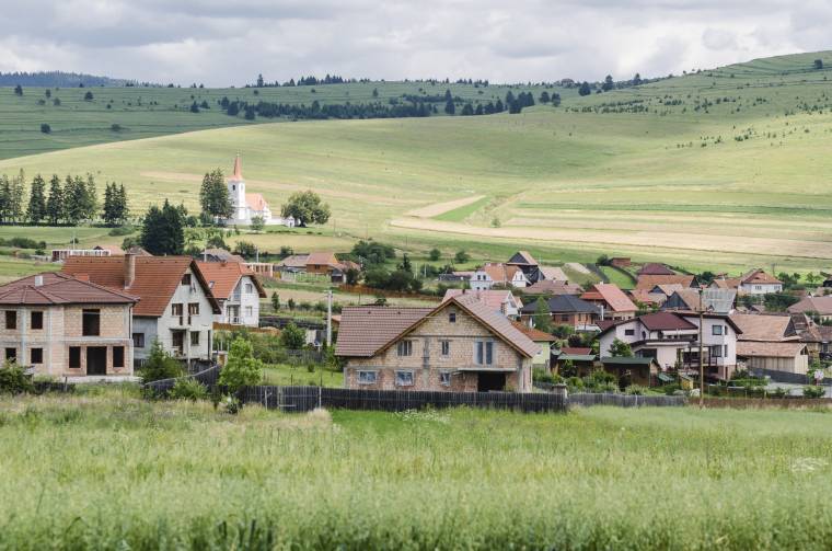Akadályokkal kezdődik a kivitelezés