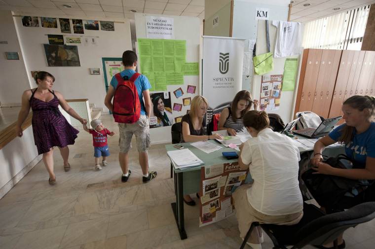 Jó képességű diákok a Sapientián