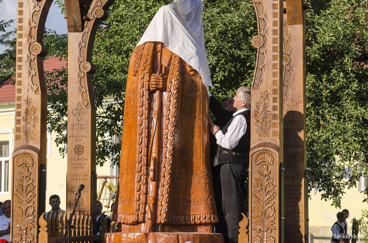 A csíkcsomortáni Kárpátok Őre emlékművet tizenkét évvel ezelőtt, 2013-ban leplezték le. Archív •  Fotó: Veres Nándor