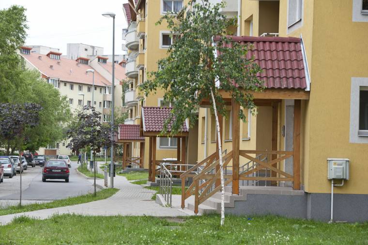Leszúrta a feleségét