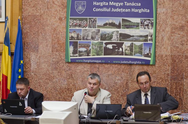 Kártérítést kér a megyei önkormányzat