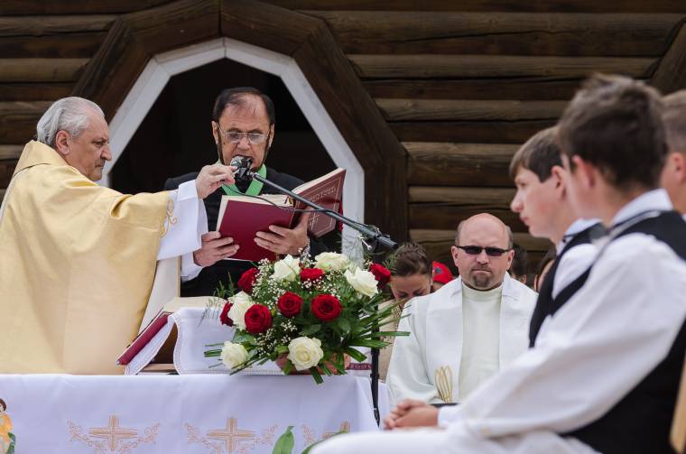 Beleépült a magyarság jóindulata a gyimesfelsőloki gimnáziumba