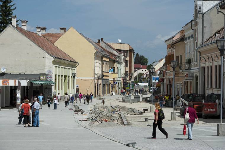 Július vége a felújítás határideje